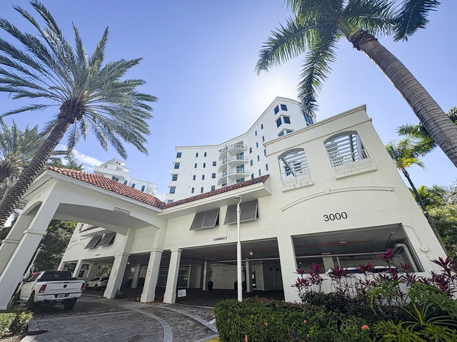 East Side at Aventura photo 2